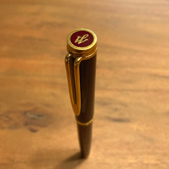 Waterman Ideal 18K Burgundy Fountain Pen - Picture 5 of 5